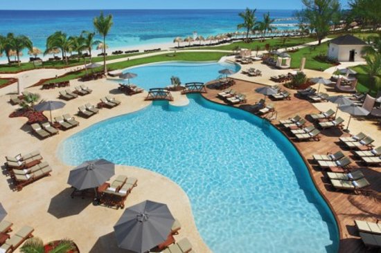 Infinity pool and private beach cove in Jamaica